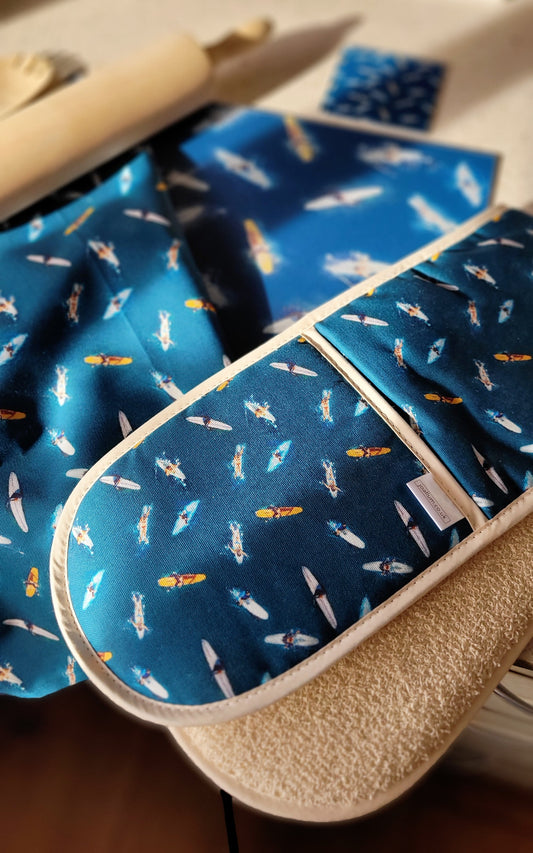 Aerial Surfer Oven Gloves